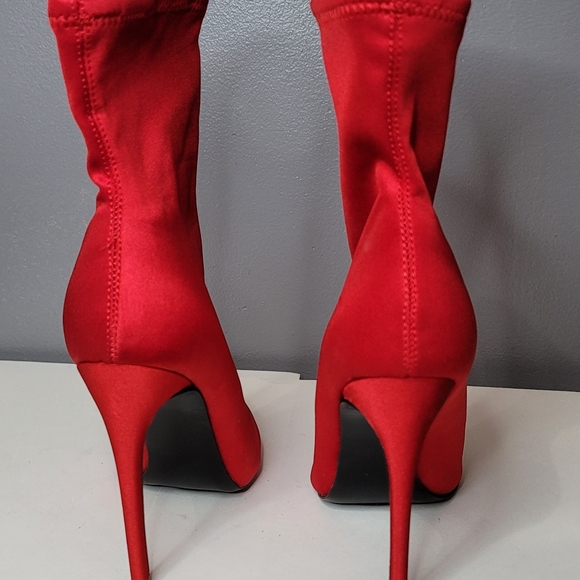 Bootied - Picture 3 of 3